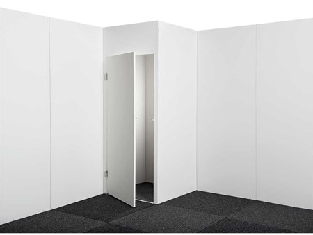 Trädörr med hänglås, vit